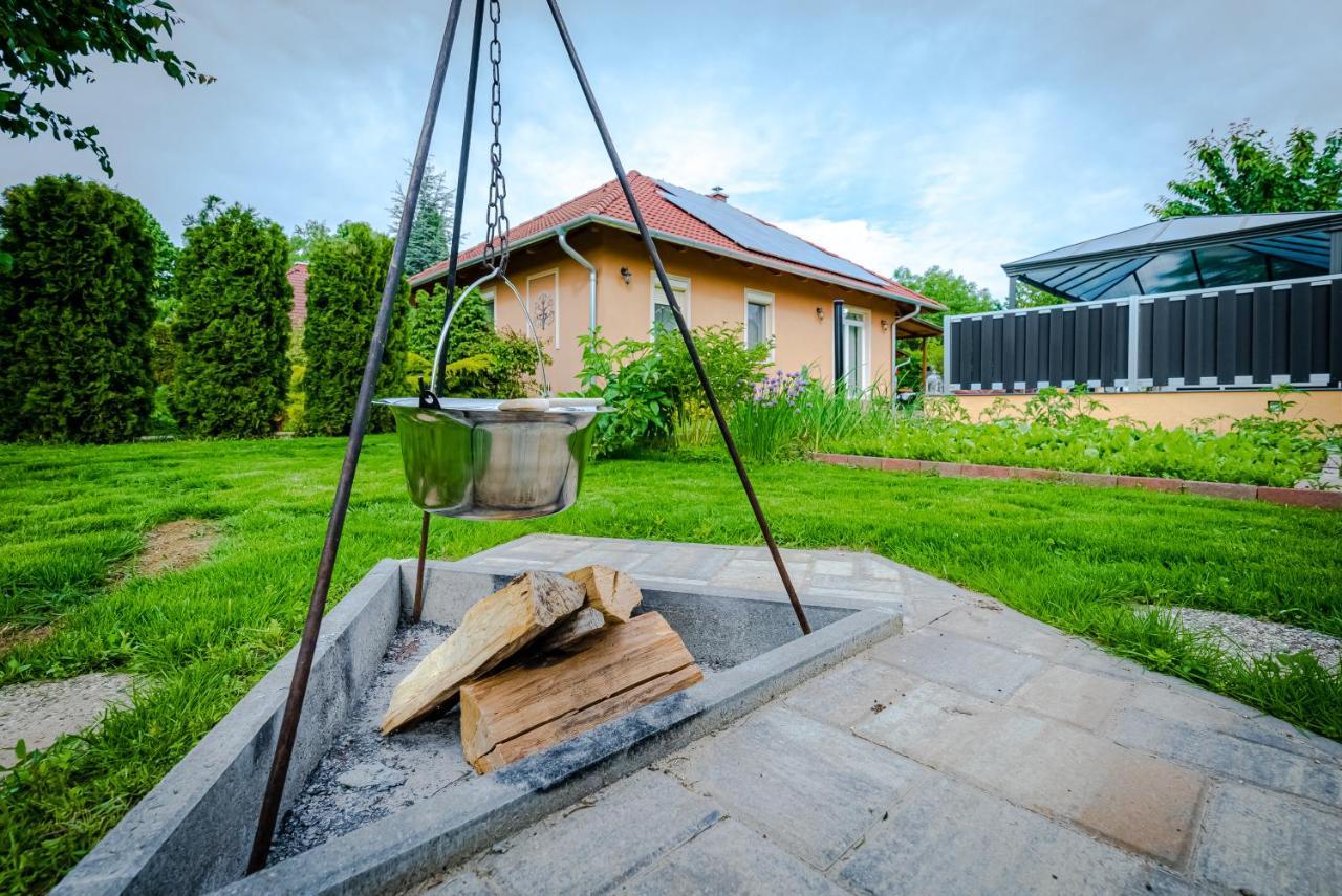 Sunny Garden Pihenohaz Villa Siófok Buitenkant foto