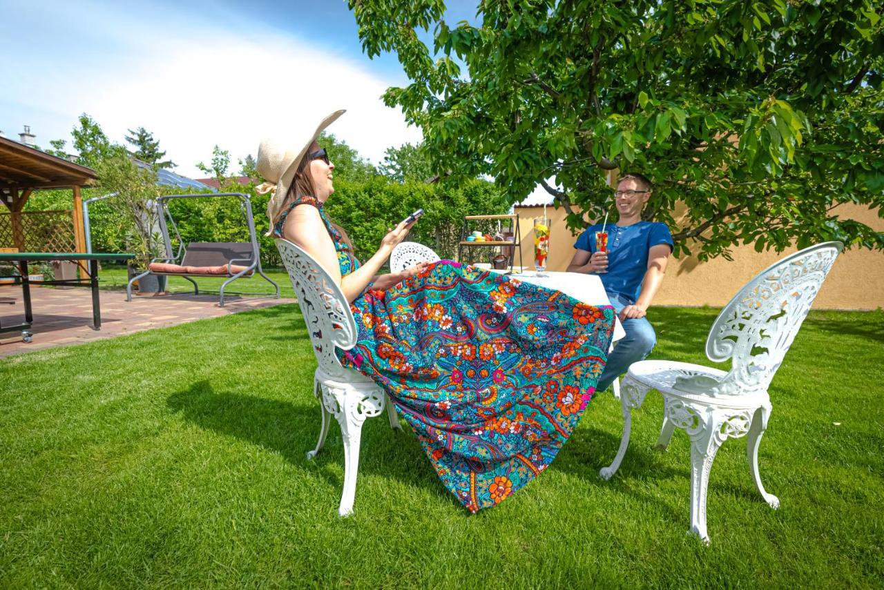Sunny Garden Pihenohaz Villa Siófok Buitenkant foto
